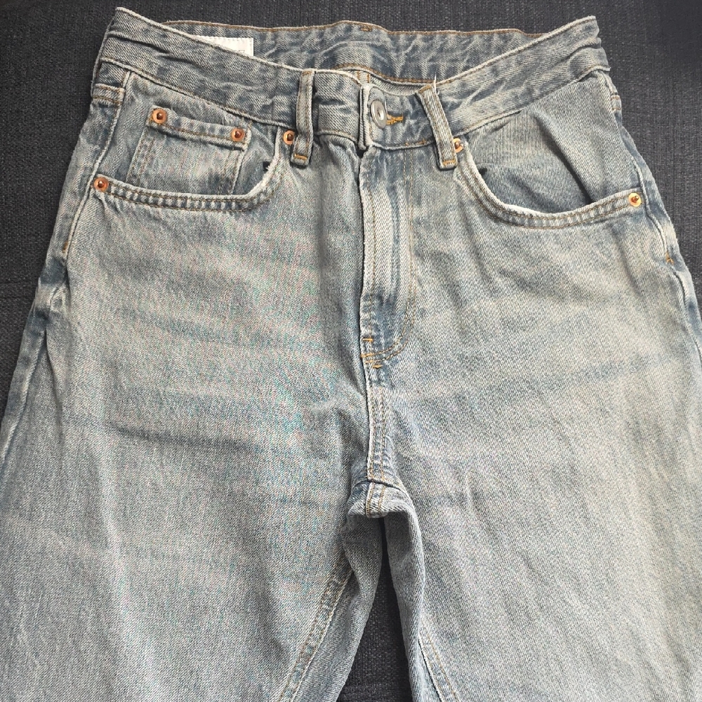 Zara Light Wash Men's Relaxed Jeans